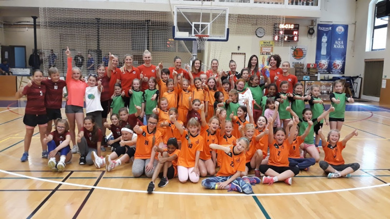 Foto: Turnaj ZŠ v rámci mezinárodního basketbalového turnaje žen se opět povedl 